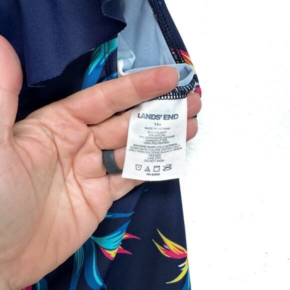 LANDS' END young girls tankini top size 14+ bathing suit top blue floral - Picture 6 of 7